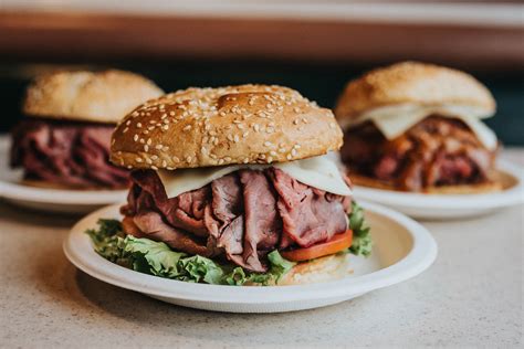 Kelly roast beef - Boston-area fast-casual restaurant chain Kelly's Roast Beef announced Friday that its newest location is now open in Dedham. The new shop is located at 825 Providence Highway, the address of a ...